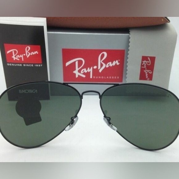LIKE NEW RayBan Aviator RB3025 Black Ray ban Sunglasses - Picture 7 of 16